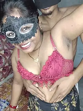 NIGHT-COUPLE--: διαδικτυακό σόου στην κάμερα