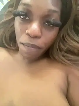 BlaqueBarbee Show in webcam