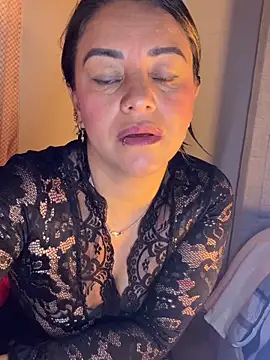 Adele_Grey0202n Webbikameraesitys