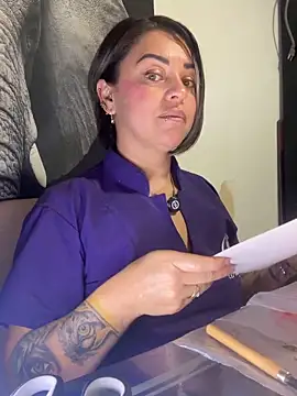 Show de Adele_Grey0202 na webcam