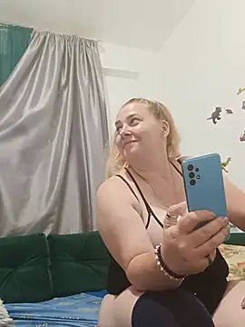 JuliaBestX webkamerás műsora