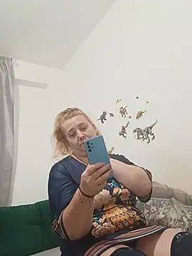 הופעת וובקאם של JuliaBestX