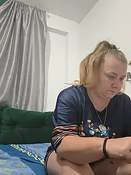 JuliaBestX Webcam show