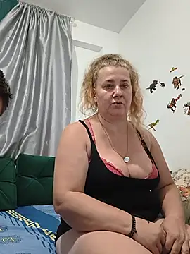 JuliaBestX Шоу с уебкамера