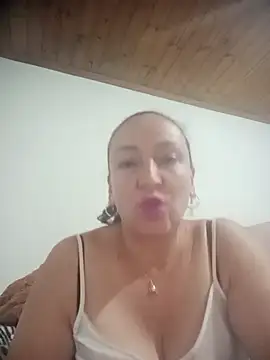 dangerous_milf Adlı Modelin Web Kamerası Şovu