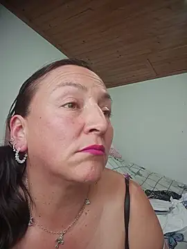 dangerous_milf Live chatroom