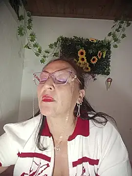 dangerous_milf's Live XXX Chat