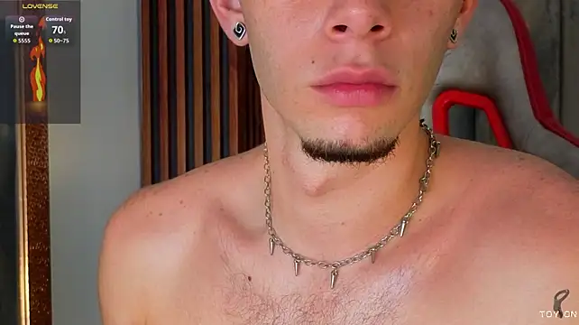 Вебкам-шоу isaacblaze_