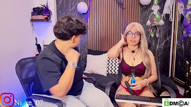 Nico_Blaze22: διαδικτυακό σόου στην κάμερα