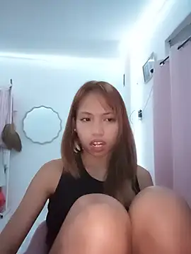 sweetpinayxxx's Webcam Show