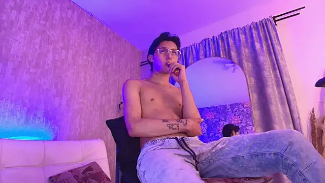tian_sex Show in webcam