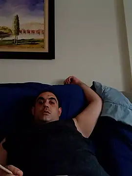 Rogi89 Show in webcam