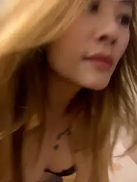 okgirl_23 Adlı Modelin Canlı XXX Sohbeti