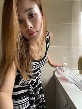 okgirl_23 Adlı Modelin Canlı XXX Sohbeti