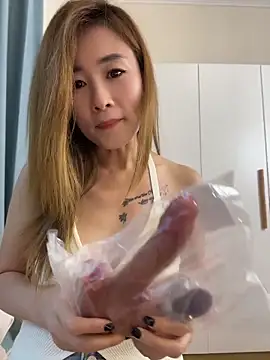 okgirl_23's Live XXX Chat
