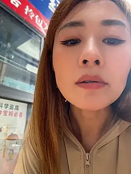 צ'אט XXX בשידור חי של okgirl_23