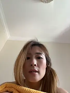okgirl_23 Adlı Modelin Canlı XXX Sohbeti