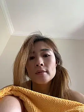 XXX chat uživo modela okgirl_23