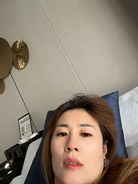 צ'אט XXX בשידור חי של okgirl_23