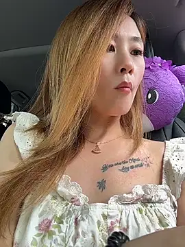 okgirl_23's Webcam Show