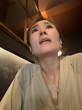 okgirl_23's Live XXX Chat