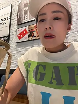 okgirl_23's Live XXX Chat