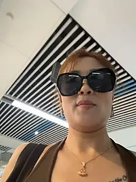 okgirl_23's Webcam Show
