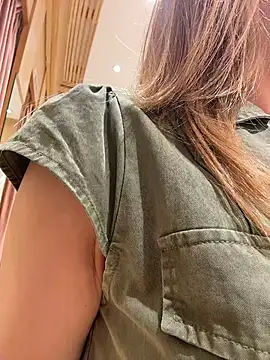 okgirl_23 Show Webcam