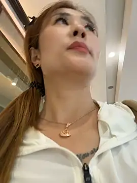 Chat +18 de okgirl_23 ao vivo