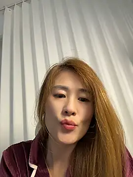 צ'אט XXX בשידור חי של okgirl_23