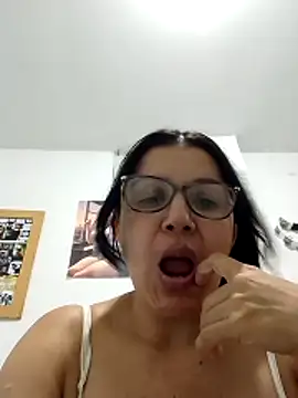 Casandra_inthemorning live-chat rom