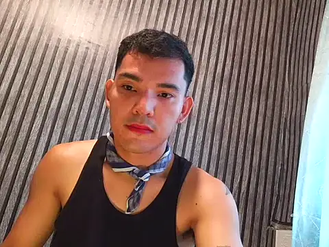 DivesOmnibus' Live XXX Chat