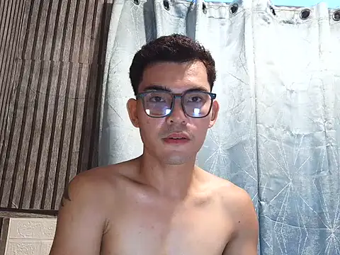 moremoreguys 在線直播表演