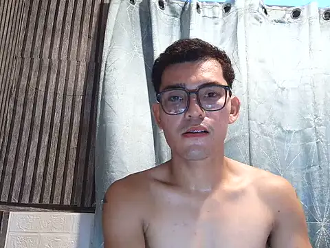 moremoreguys Show Webcam