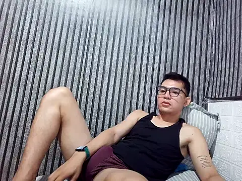 moremoreguys Webcam-Show