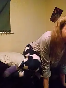 הופעת וובקאם של Freakydeafgirl