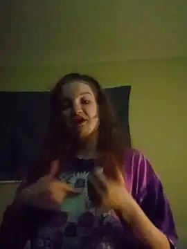 הופעת וובקאם של Freakydeafgirl