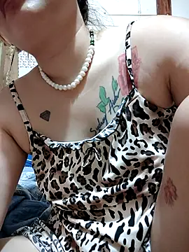 -Tara-a Chat XXX live