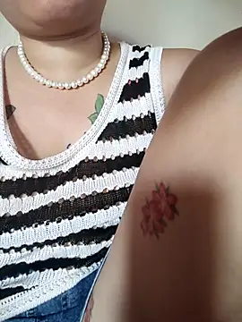 -Tara-a 现场XXX聊天