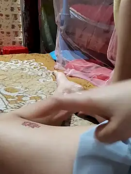 -Tara-a Adlı Modelin Canlı XXX Sohbeti