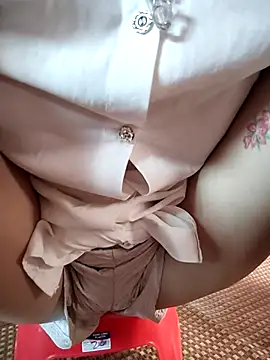 -Tara-a's Live XXX Chat