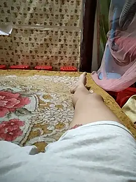 -Tara-a's Webcam Show