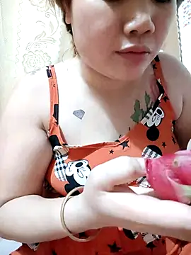 -Tara-a's Webcam Show