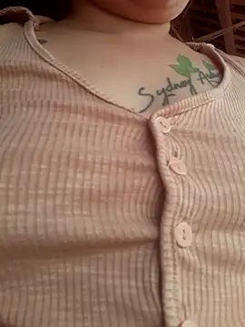 -Tara-a's Webcam Show