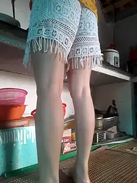-Tara-a's Live XXX Chat