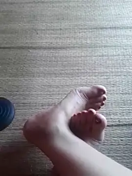 -Tara-a's Webcam Show