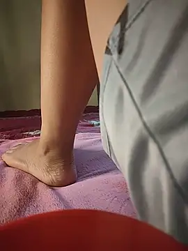 -Tara-a's Live XXX Chat