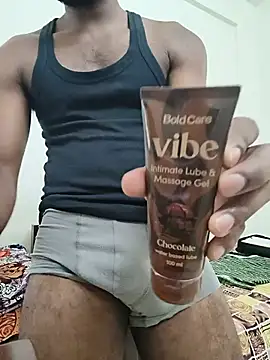 Pertunjukan Kamera Web B-B-C-8