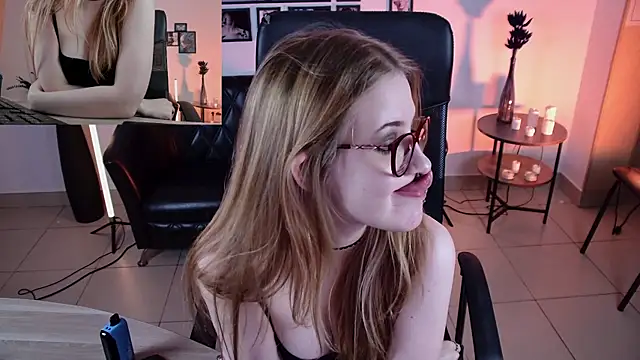 lanafitch Show in webcam