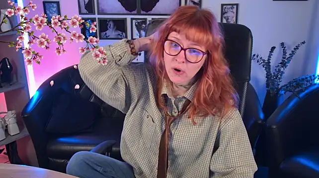 lanafitch Show in webcam